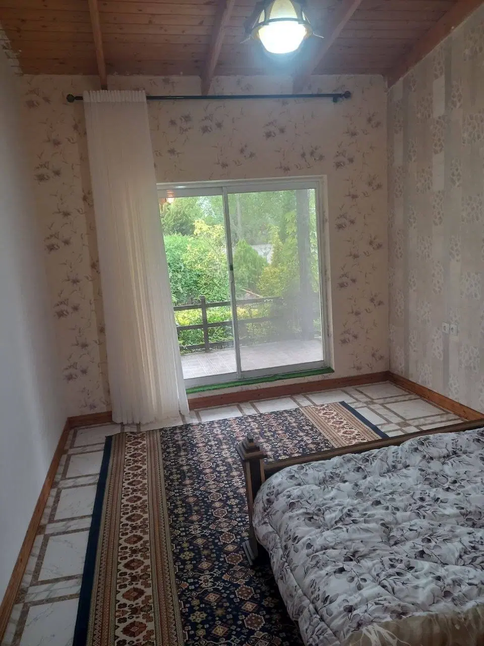 باغچه ویلای سرسبز ۱۷۰متری قیمت کل ۵۵۰۰میلیارد