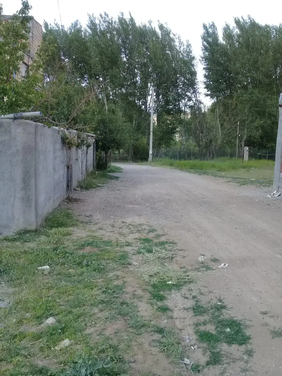208متر زمین مسکونی __  با ۱۲۰متر زیربنا  __  خلخال