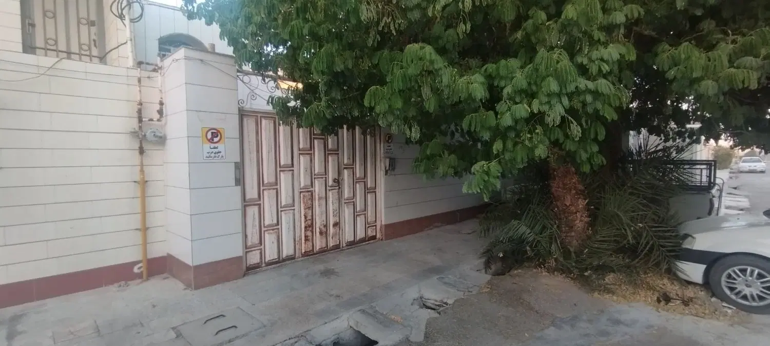 خانه ویلایی خیابان آزمون
