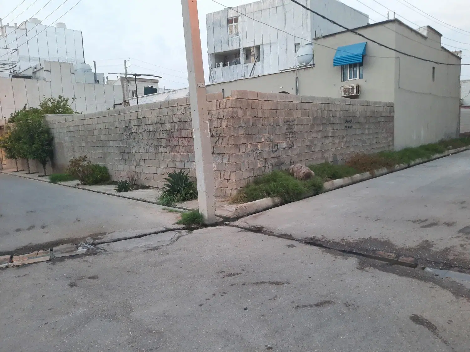 زمین ۲ نبش ۱۰۰ متری