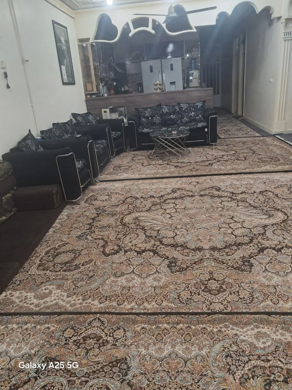 خانه ۳ واحد مسکونی با مغازه