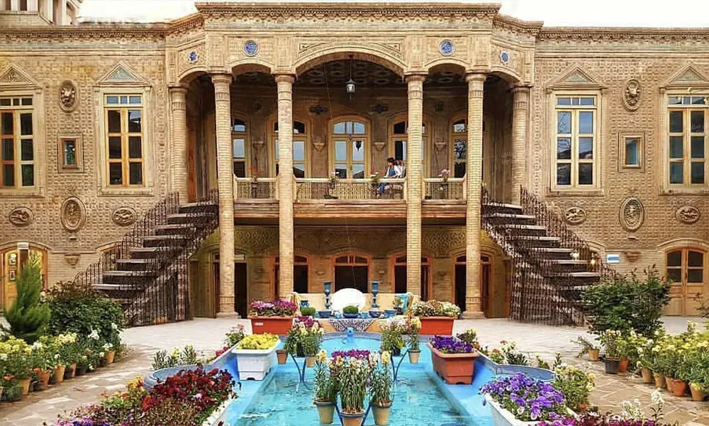 ۳۱۳ متر با بر ۱۳ شمالی