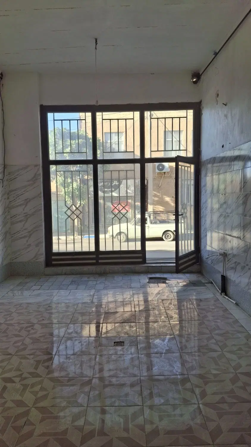 مغازه فروشی
