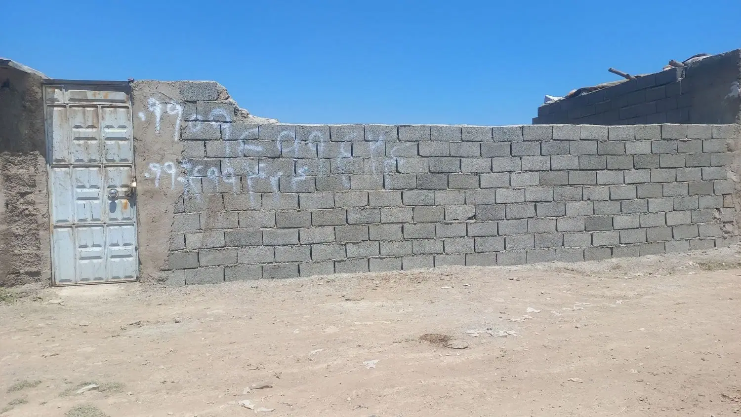 فروش زمین مسکونی 104متر قلفتی چهار دیواری شده