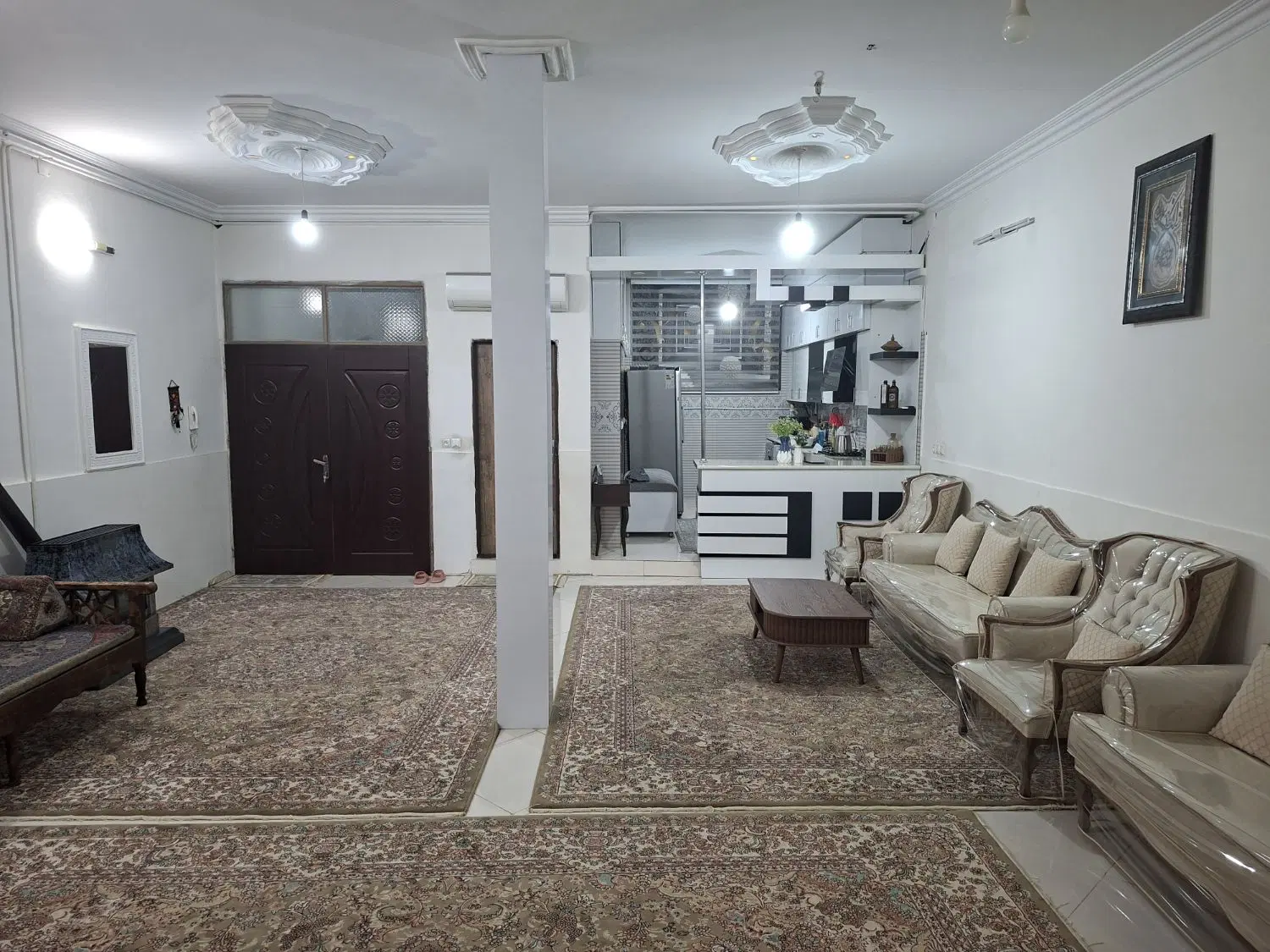 واحد۱۲۰ متری همکف با پارکینگ اختصاصی