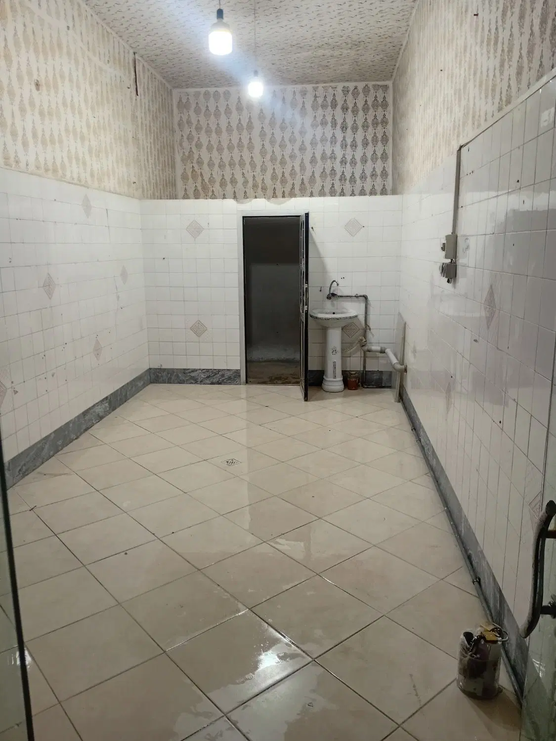 مغازه فروشی