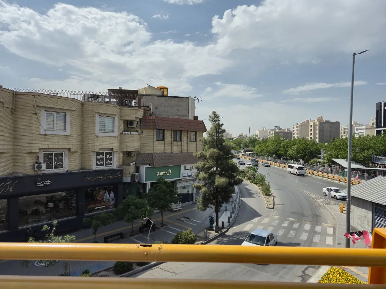 فروش ملک تجاری مسکونی در بهترین لوکیشن وکیل آباد