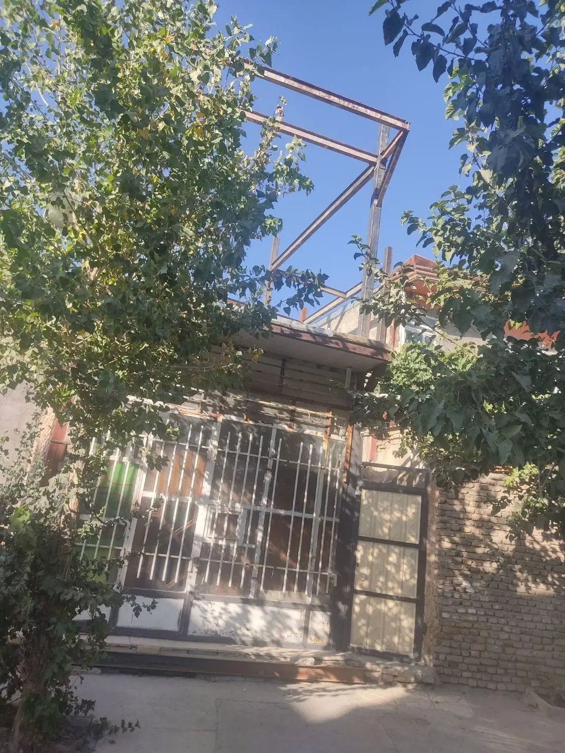 مغازه 18متری بر خیابان دهپهن