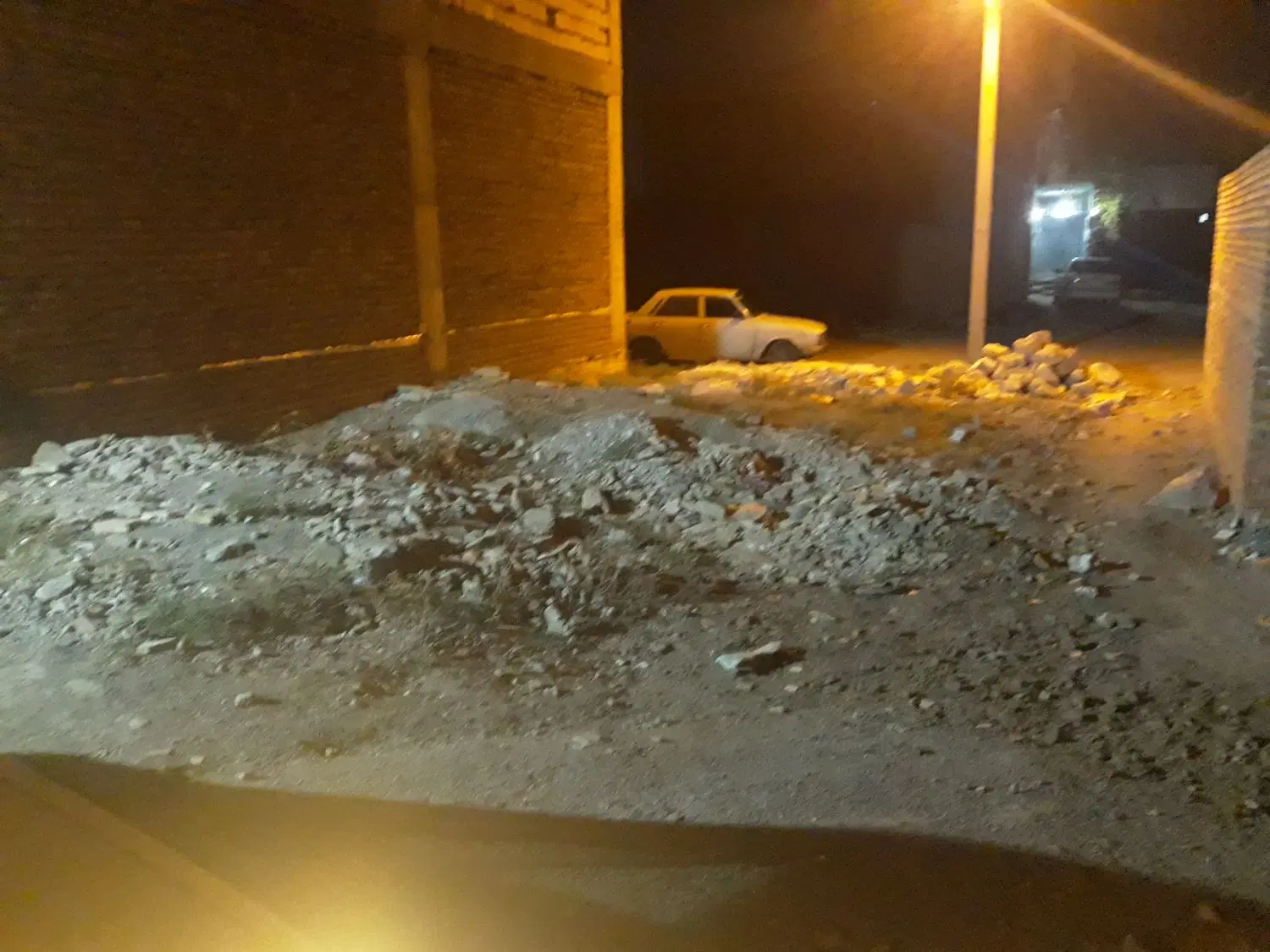 زمین باغ معروف