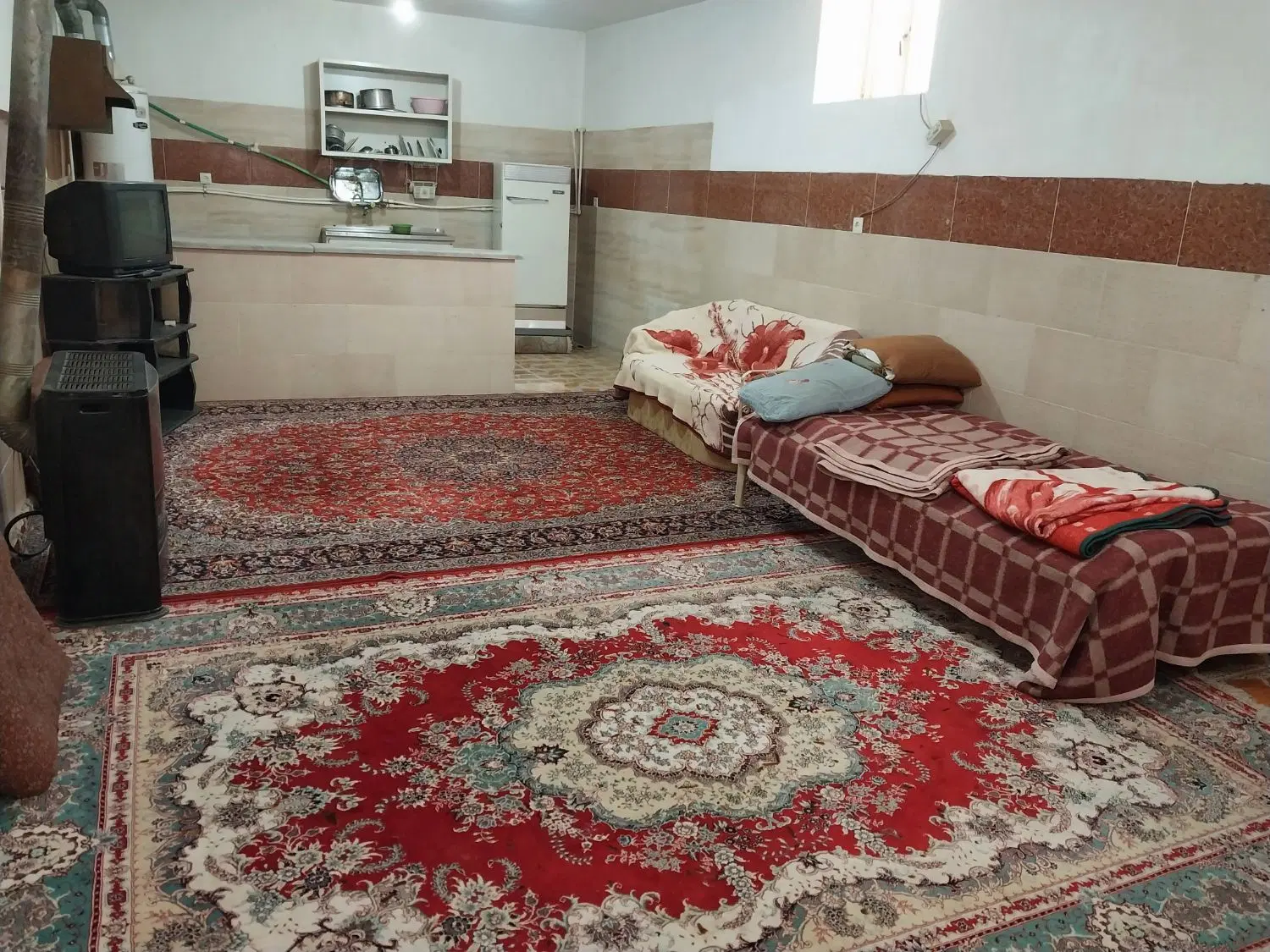 اقامتگاه خانه سوییت اخانه ویلاهی با پارکینگ بزرگ