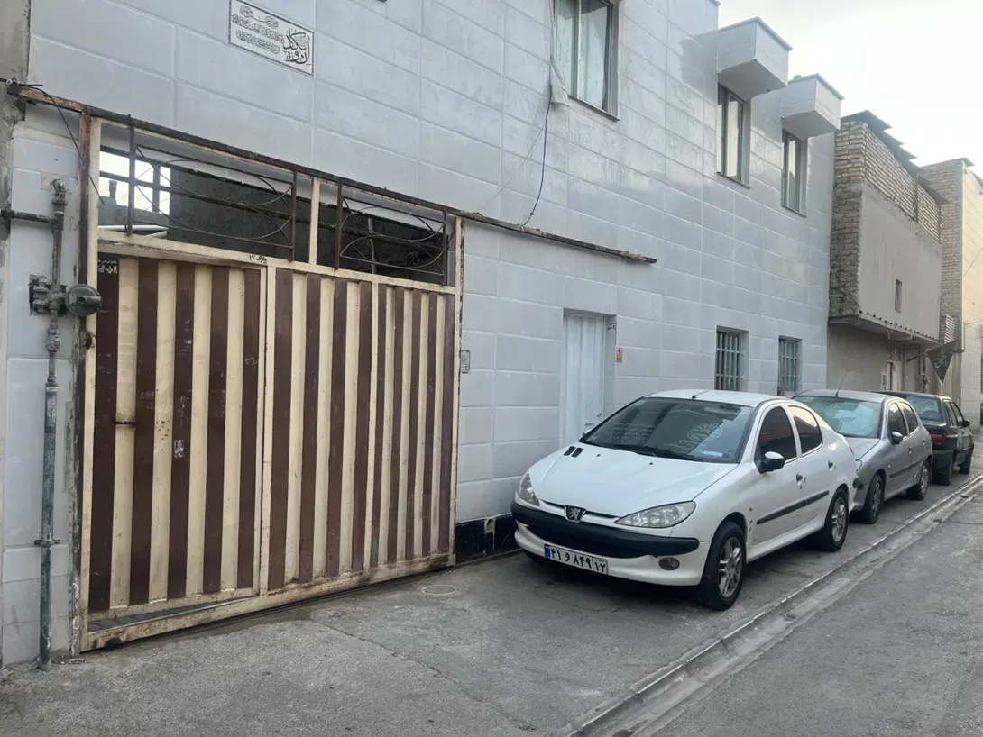 فروش‌منزل ویلای دو طبقه با‌پارکینگ