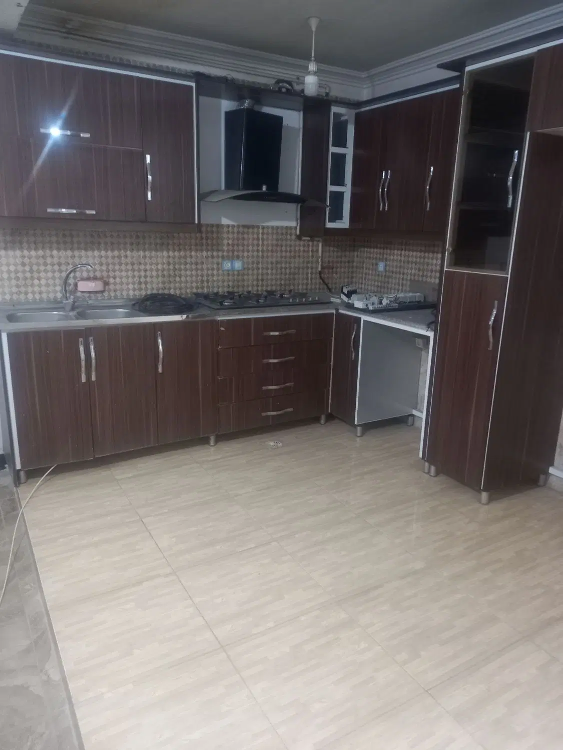 رهن کامل طبقه بالا پارک ماشین