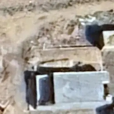 زمین در شکاره یک