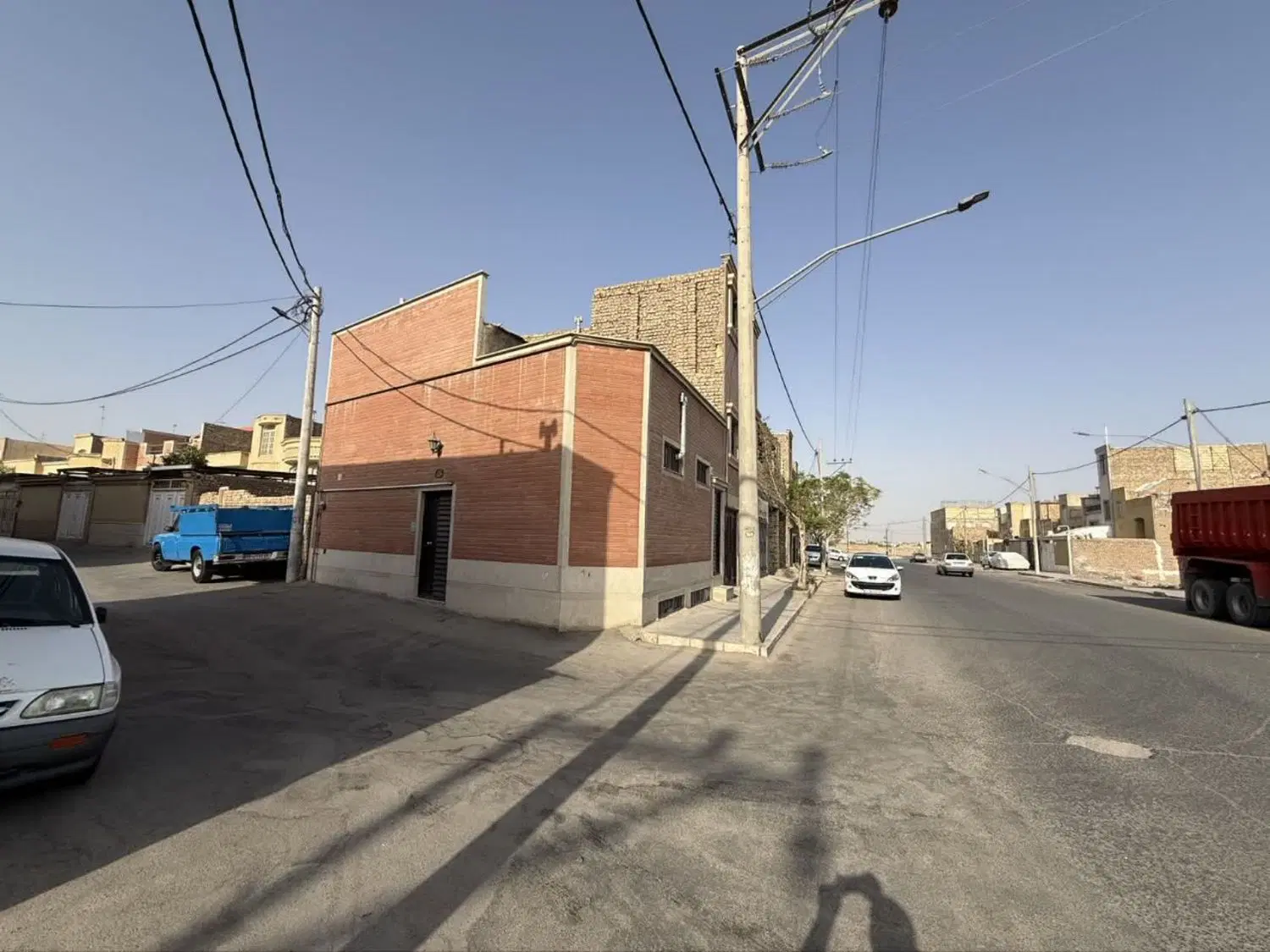 منزل ۶۰مترزمین دوطبقه ۱۲۰مترزیربنا