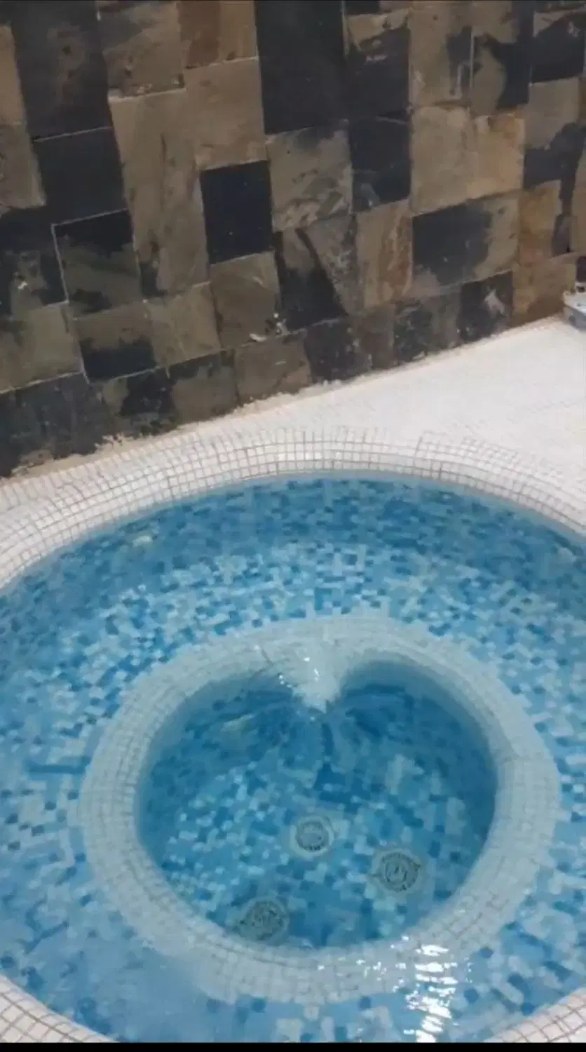 اجاره‌ روزانه‌ هفتگی ماهانه عمارت،ویلا،سویئت
