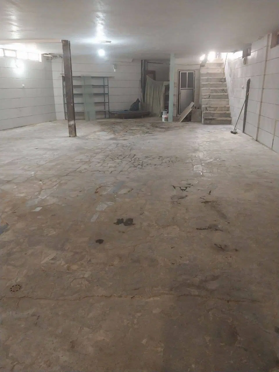 انبار ۱۴۰ متری