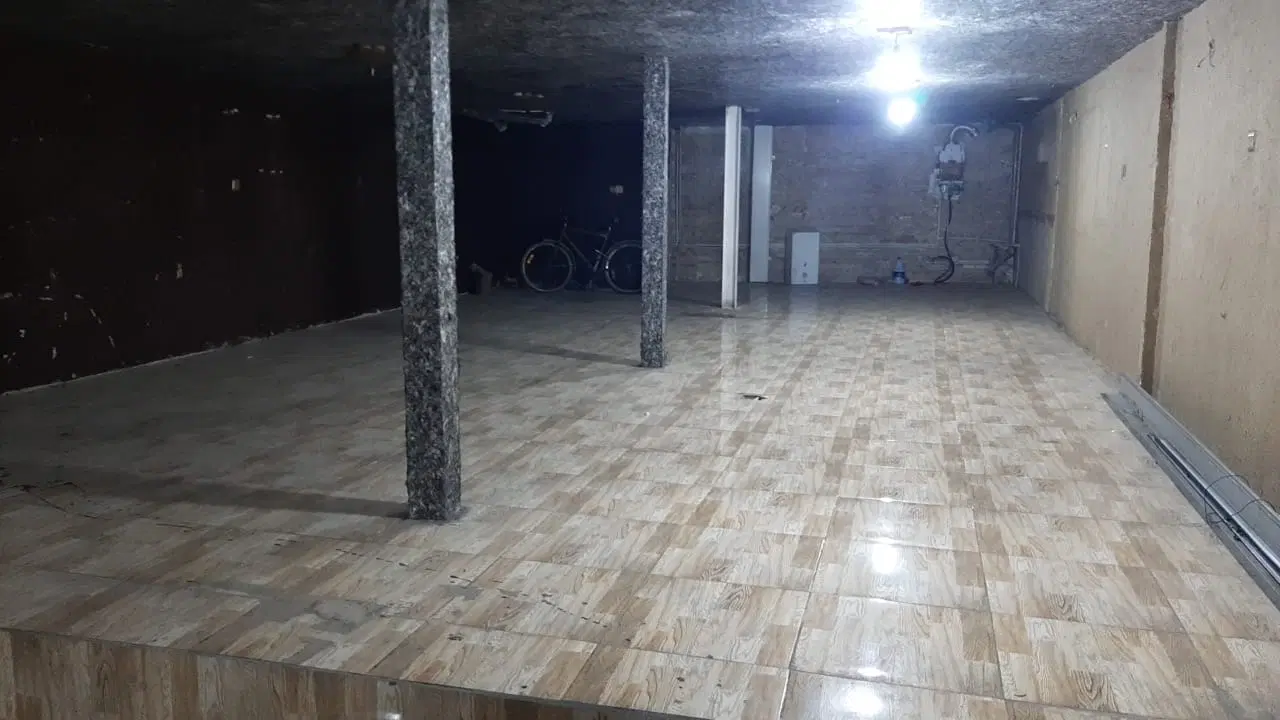 اجاره انباری بر خیابان قایم مقام ۱۴۰ متر