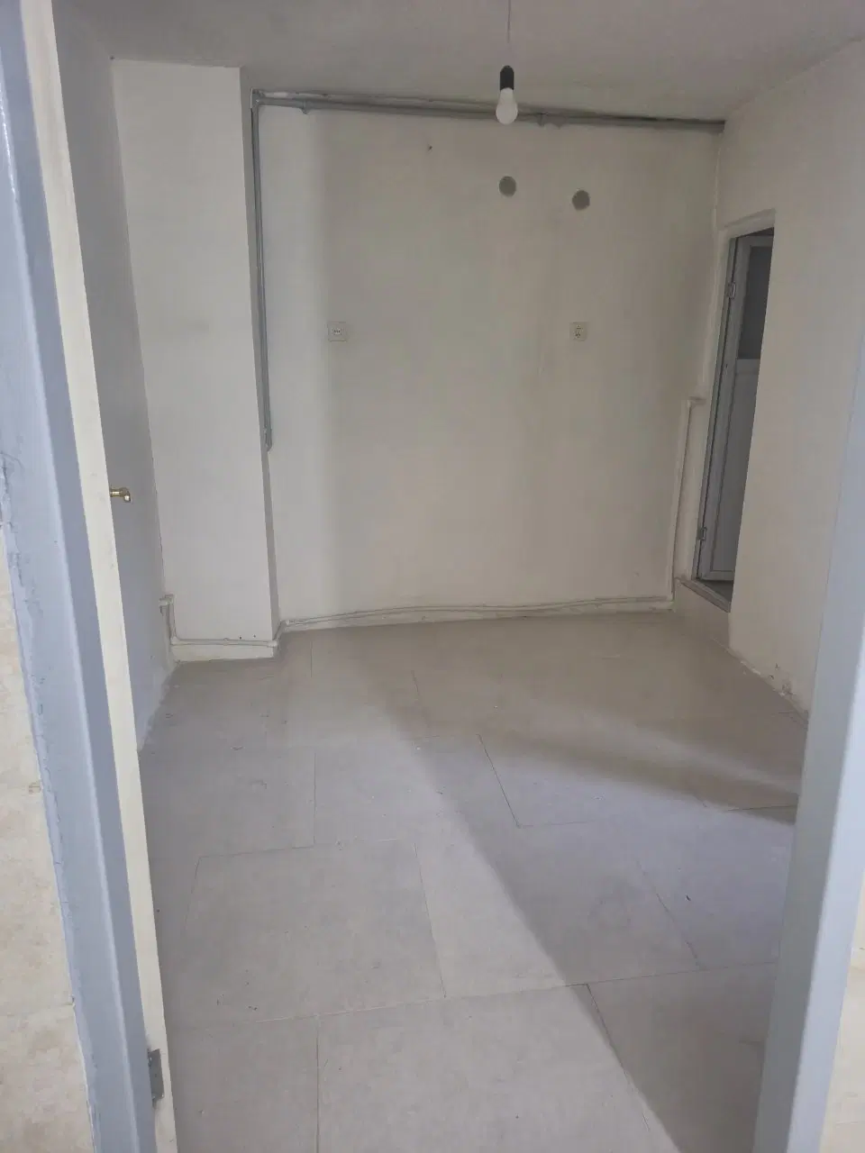 خانه ویلایی  دربست حیاط دار تخلیه  در هجرت چهارم