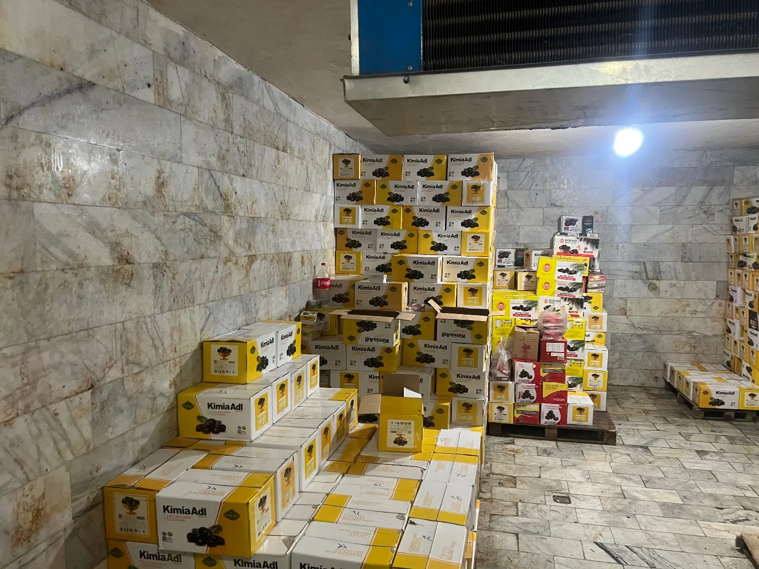 زیر زمین بهر خیابان تجاری