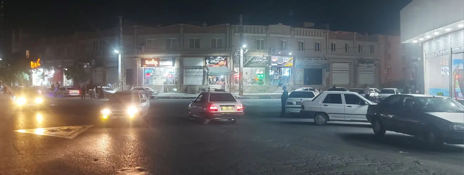 پیشوا نقش جهان فاز یک ۲ تا مغازه اجاره ای