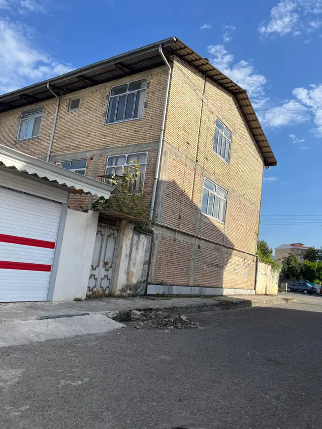 یک دستگاه منزل ویلایی