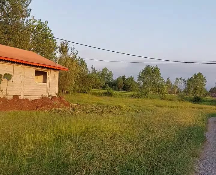 260مترداخل طرح (داخل روستا)برجاده عبوری