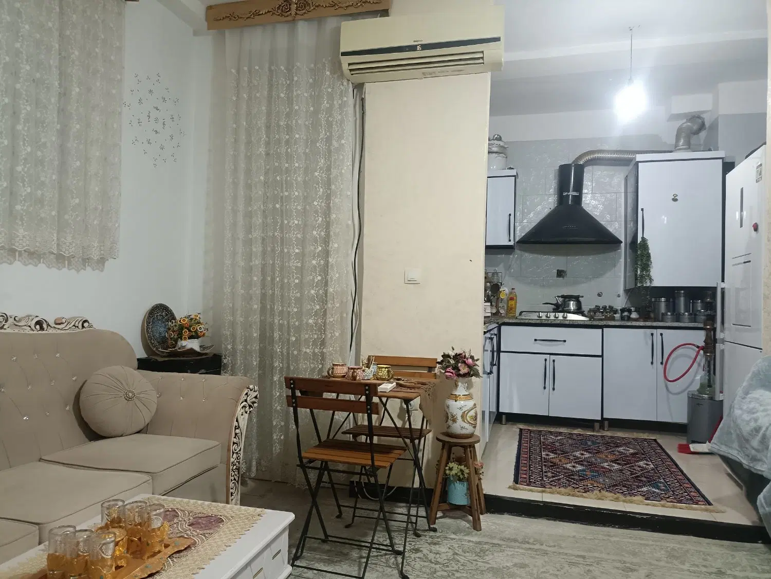 فروش یک واحد مسکونی طبقه دوم یک خواب
