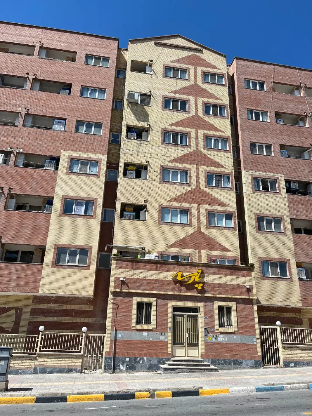 رهن و اجاره آپارتمان ۸۰ متری تک خواب محله c2