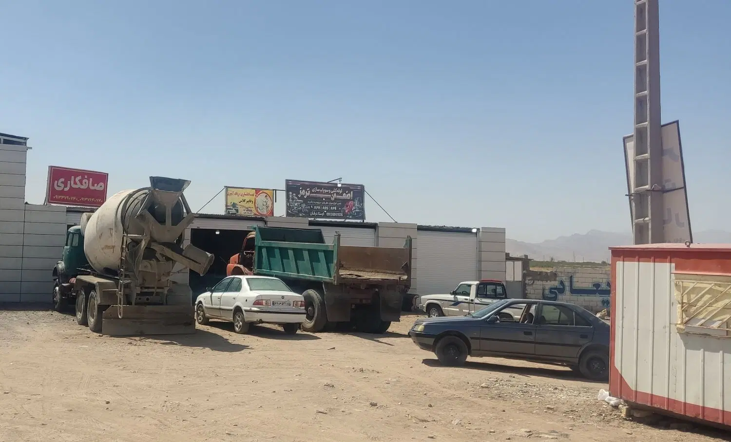 فروش مغازه 50 متری کیلومتر 3 جاده معدن گل گهر
