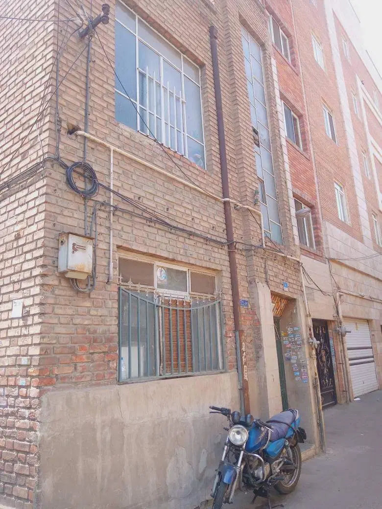 کلنگی قابل سکونت خیابان مخصوص