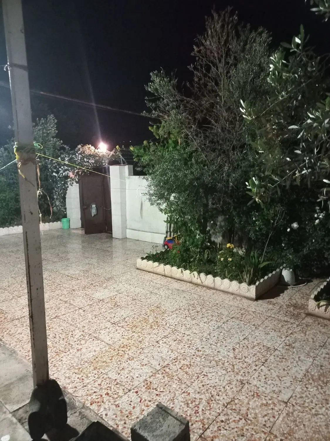 خانه باغ ویلایی ۴۵۰مترزمین صدمتربنا رستم ابادگیلان