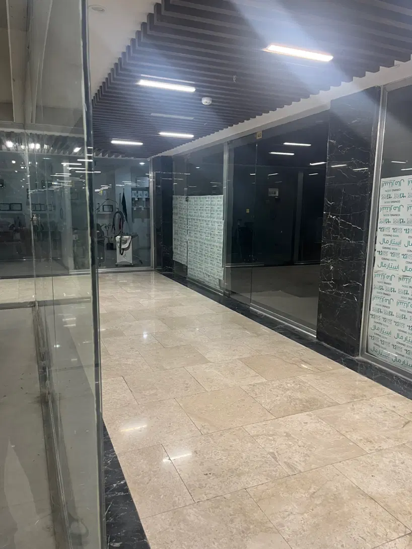 مغازه ۲۴ متری طبقه چهارم استارمال