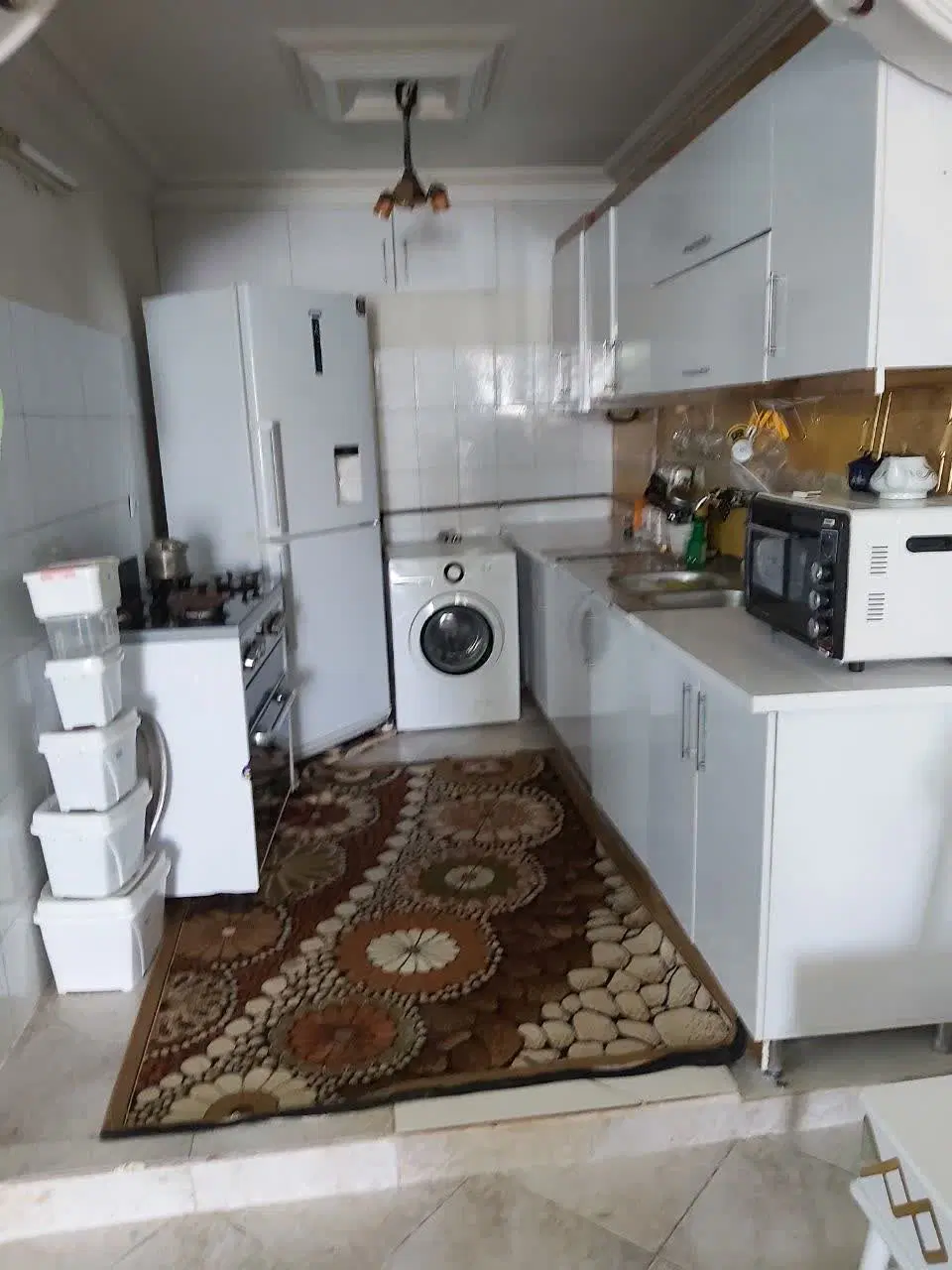 آپارتمان و مغازه ۹۰متری