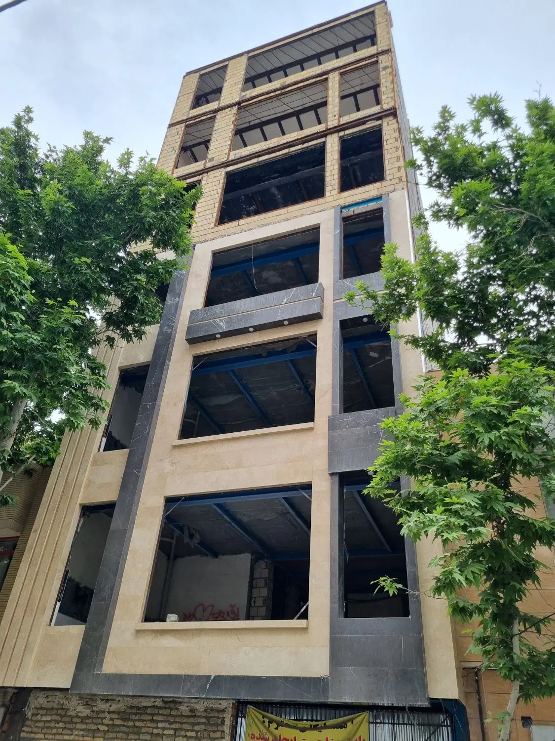 اپارتمان ۱۳۷ متری صفر