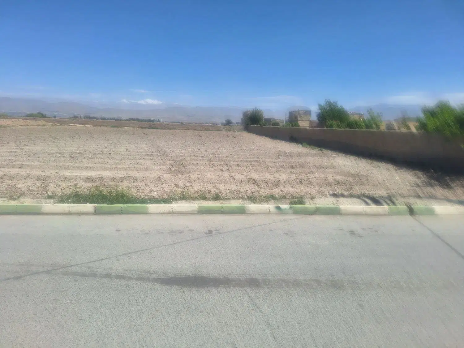 زمین بر خیابان۵ غربی