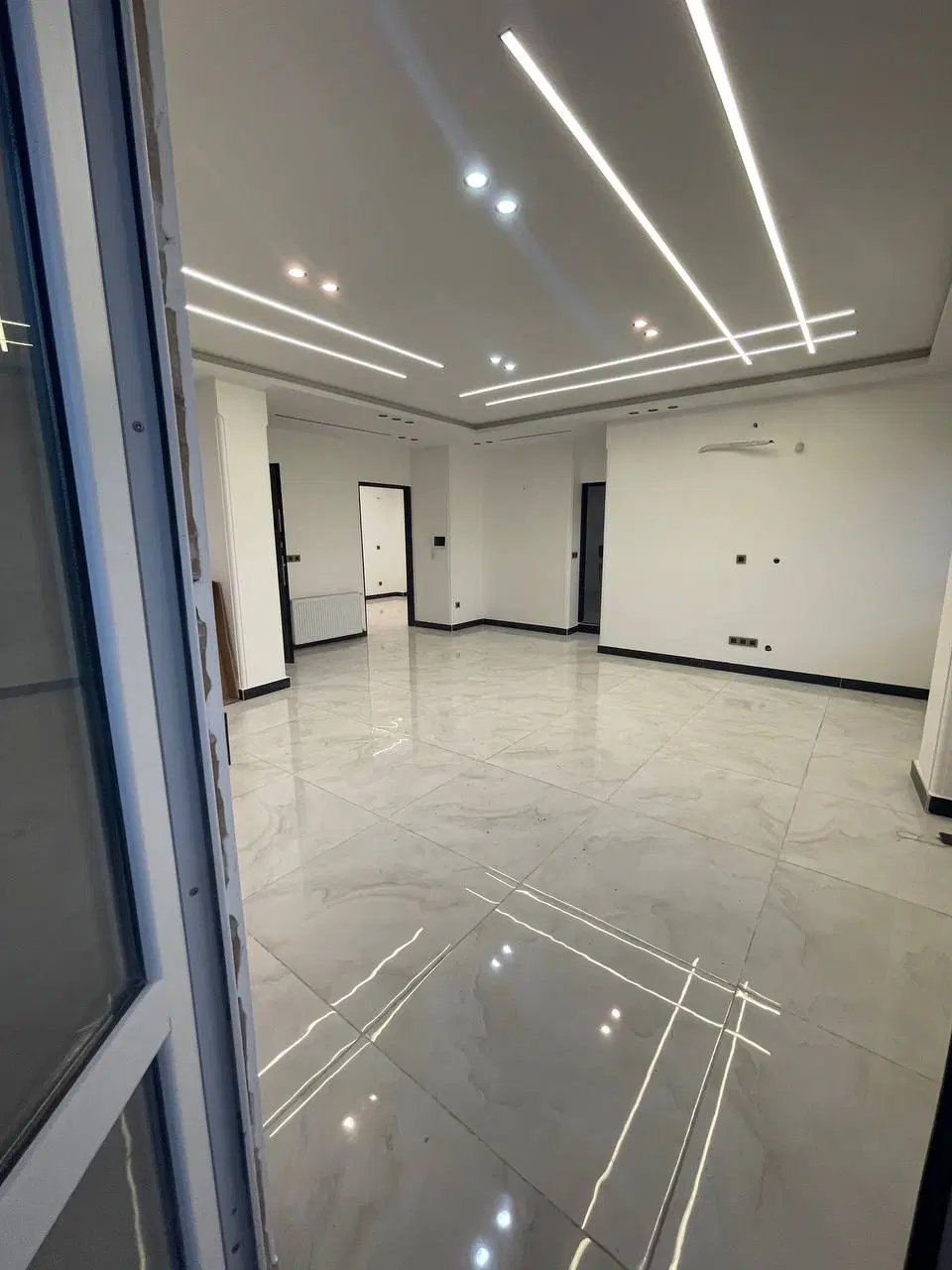 واحد۹۵متری۲خوابه باپارکینگ وآسانسوروتراس