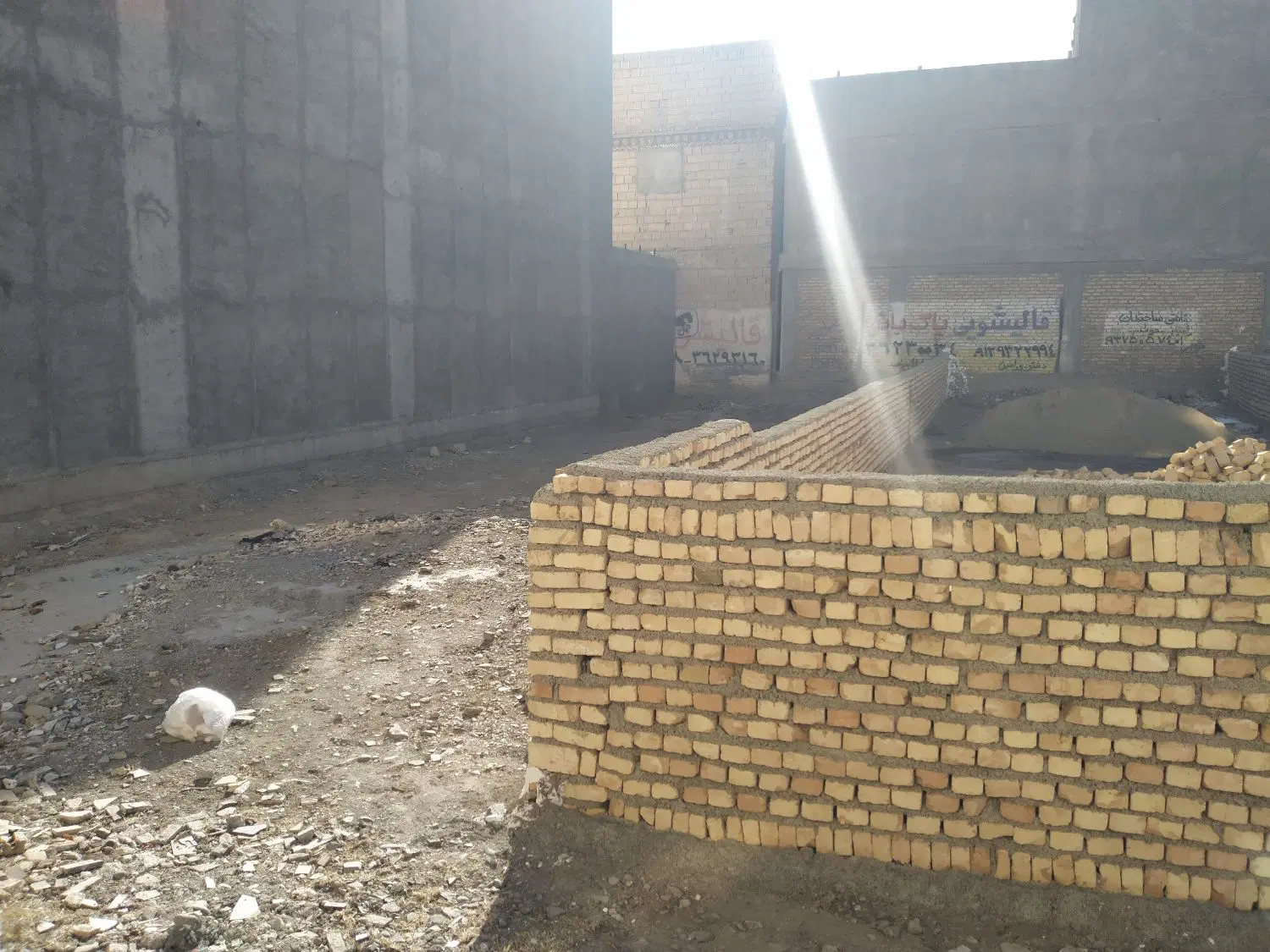 چهار دیواری زمین ۲۰۰متری