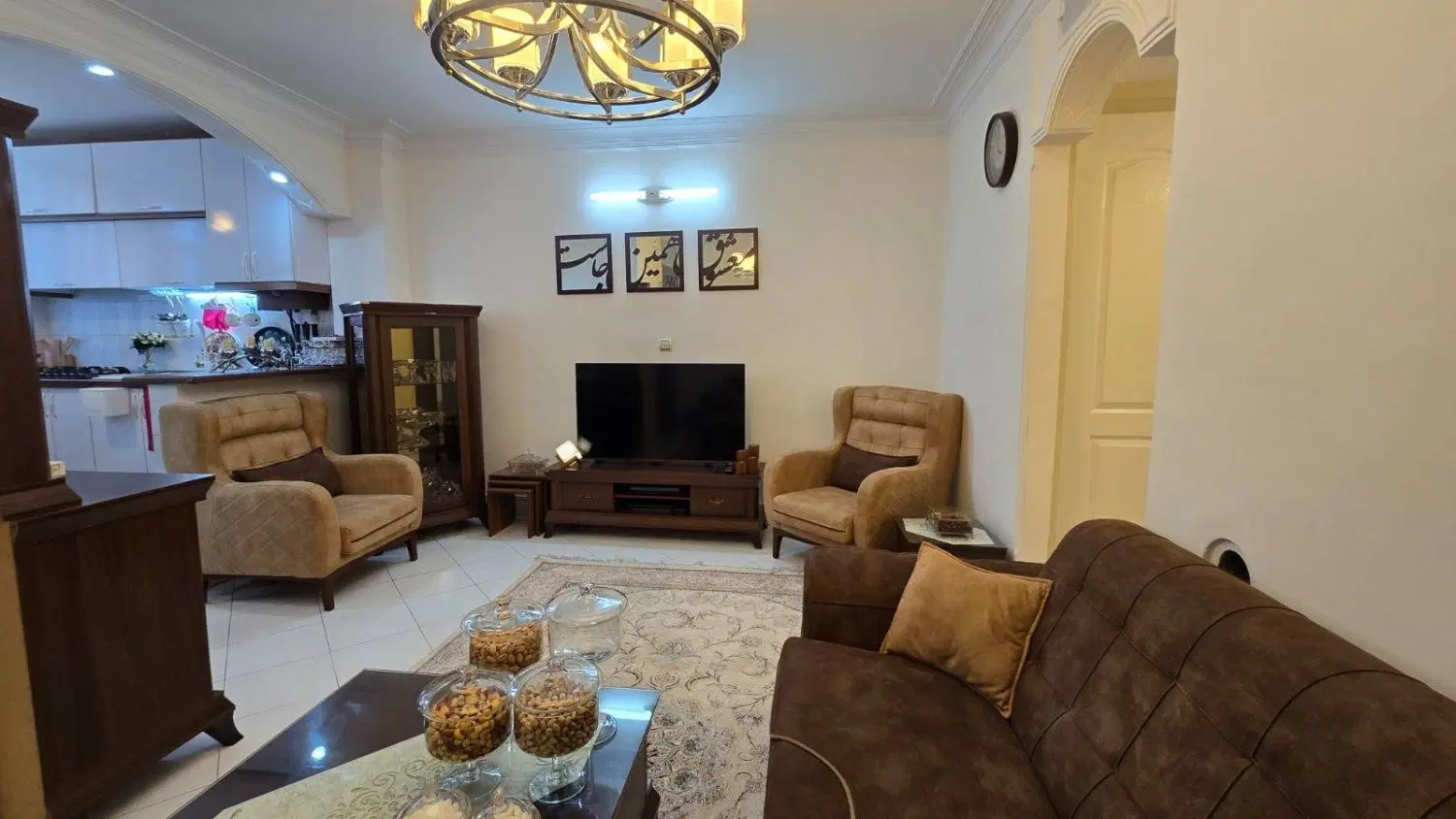 ۵۸ متر  پارکینگ دار آذربایجان بین گلشن و باستان