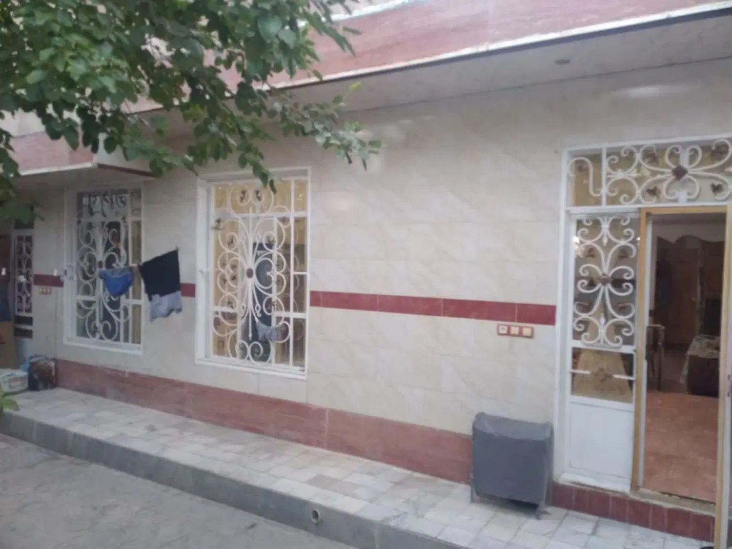 ویلایی۲۲۰متری_خ رسالت_ماشین رو_دربست_املاک پرهام