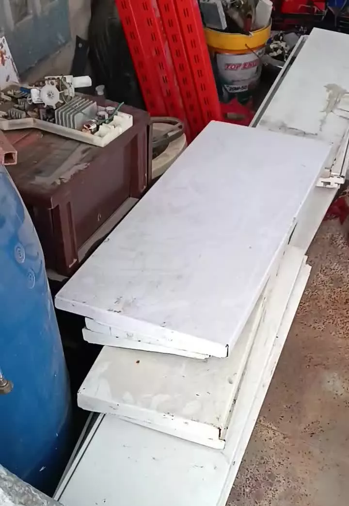 مغازه کارگاه نصف قیمت فروشی