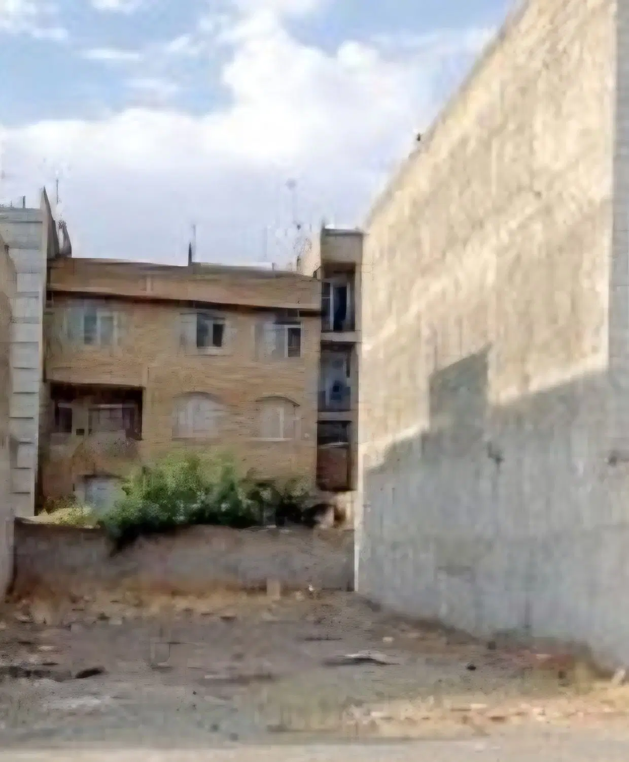 زمین حلاوت  کنارکمربندی بامجوز ساخت، کوچه ۱۰متری