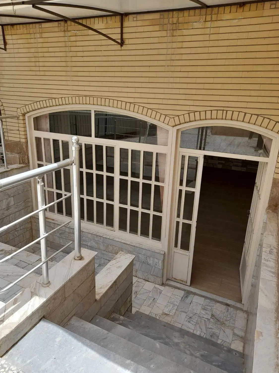 اجاره زیر زمین راه جدا حیاط دار