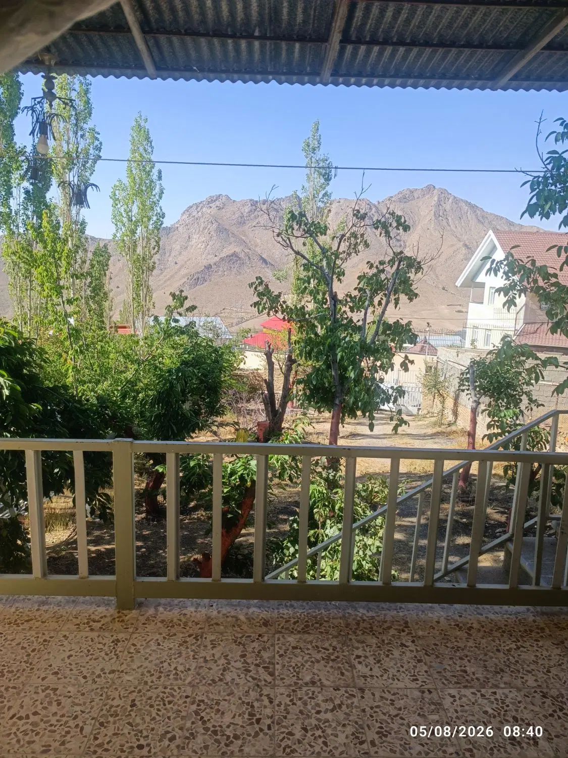 خونه باغ قدیمی