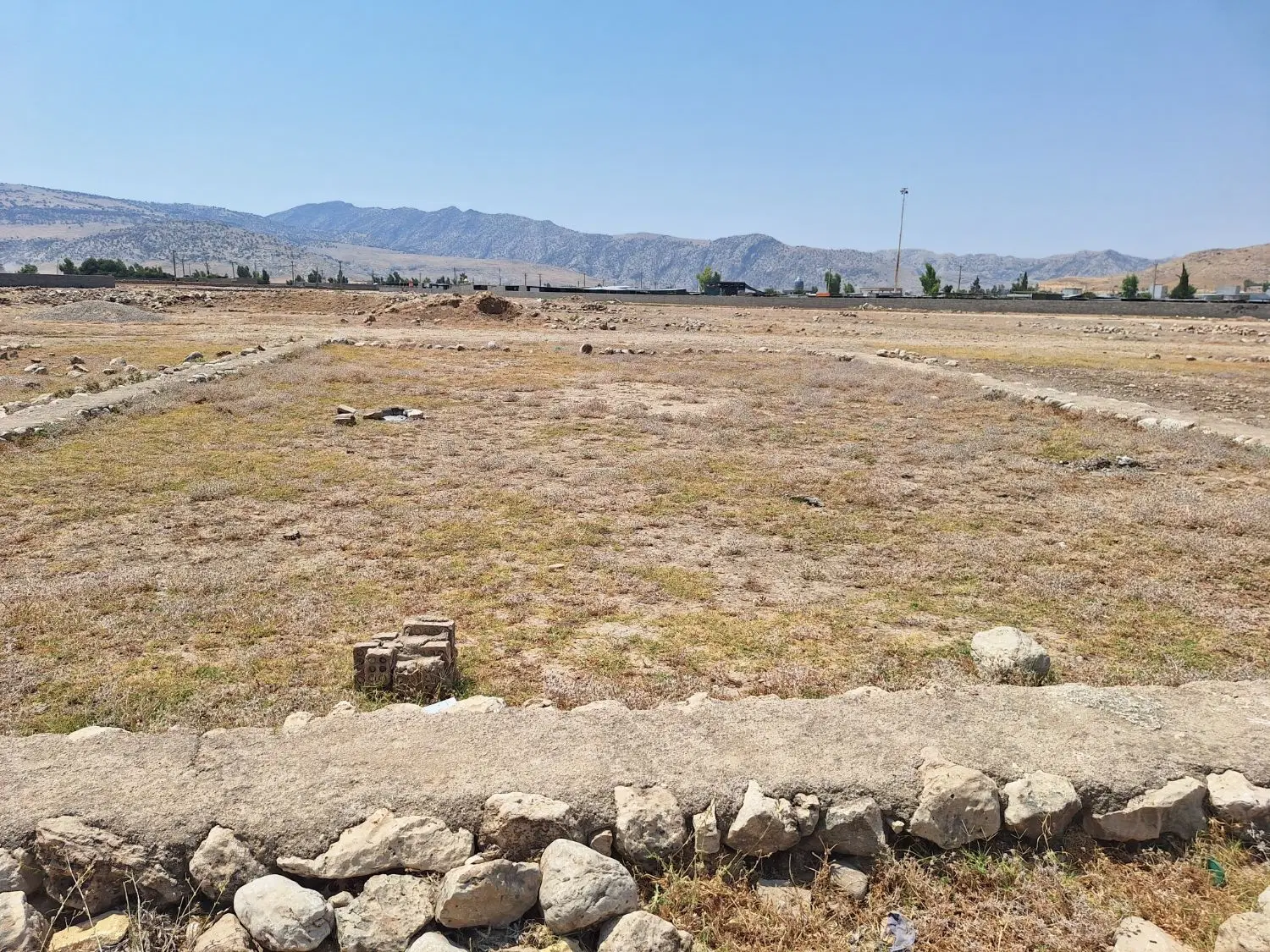 زمین مسکونی