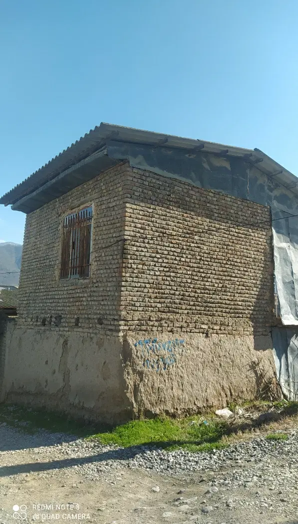 خانه ویلایی کلنگی با حیاط