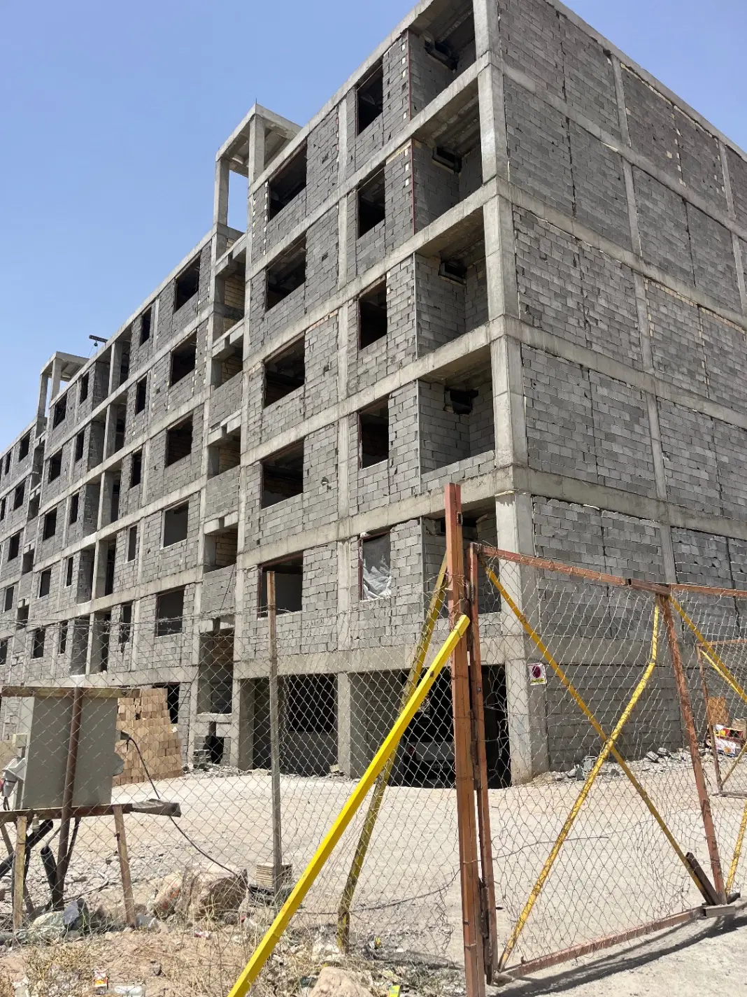 آپارتمان در حال ساخت