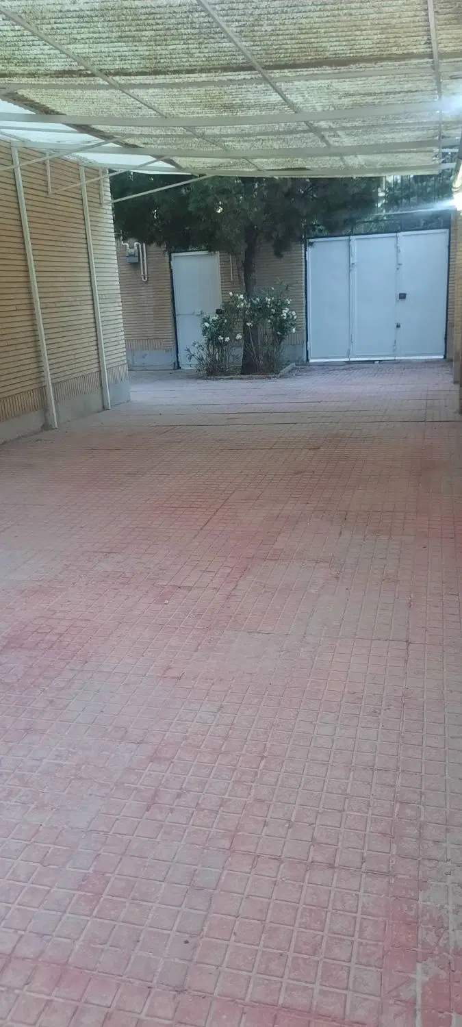 ملک ویلایی 300 متری مستقل رو به بلوار خلیج فارس