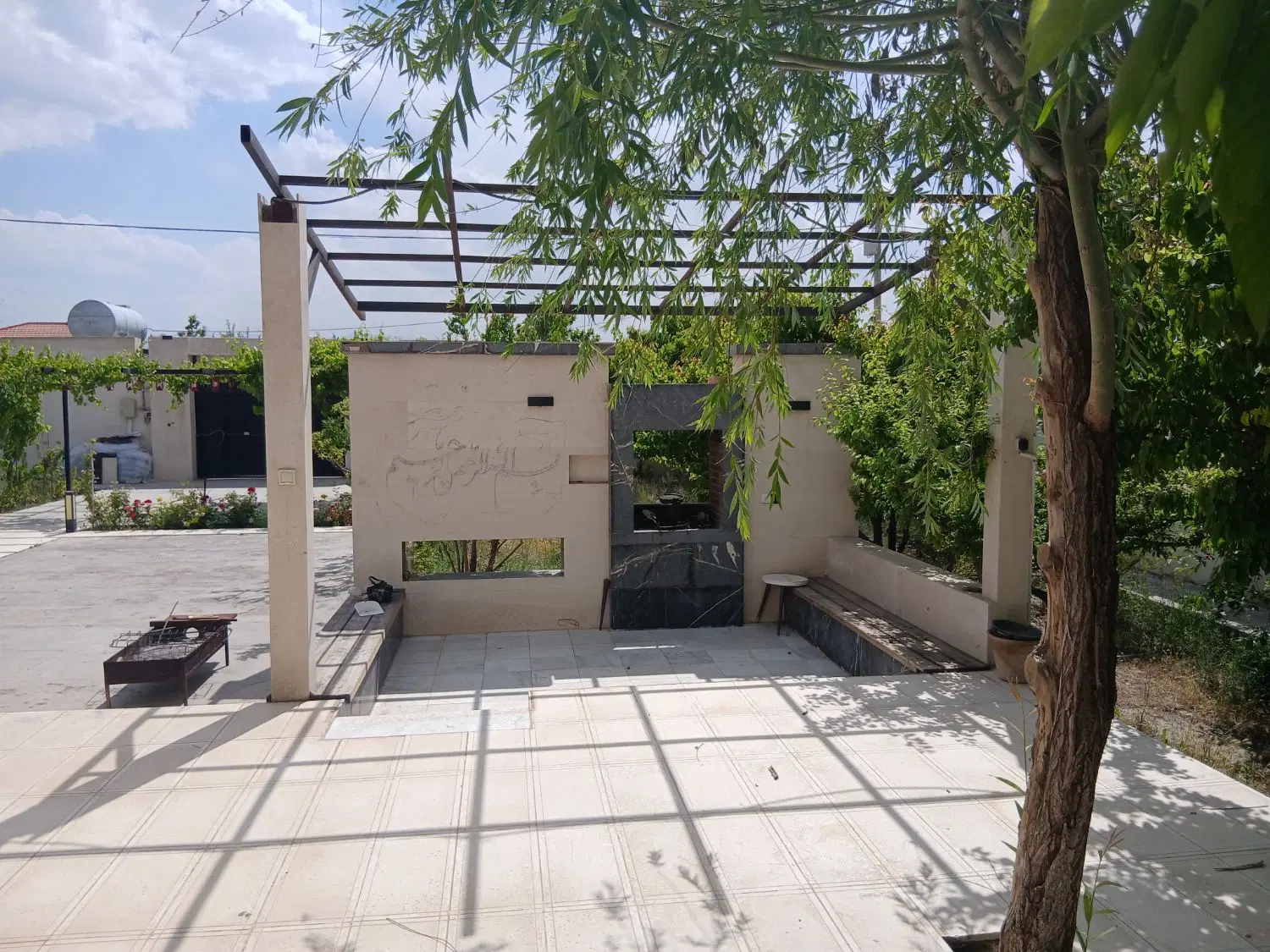 باغ ویلا _کارکنان شرکت برق_کاهو