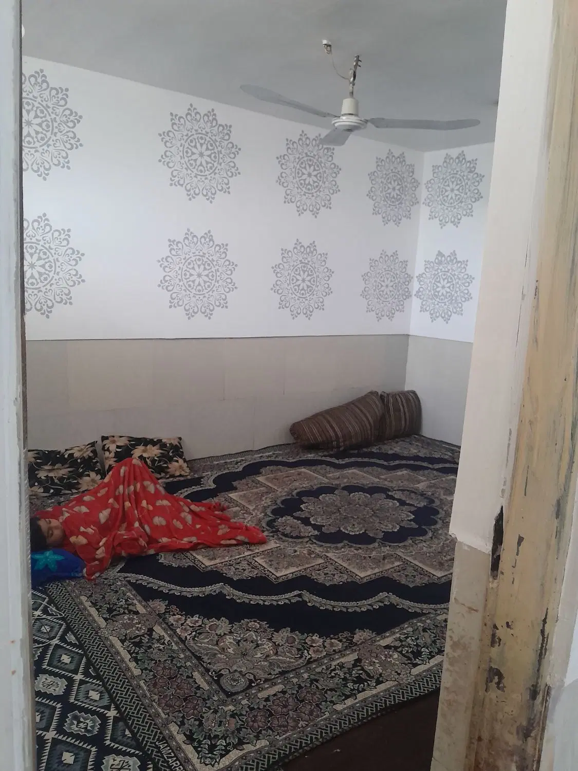 خونه کوی ویلا خیابون سوم ....خیابون ساداتت