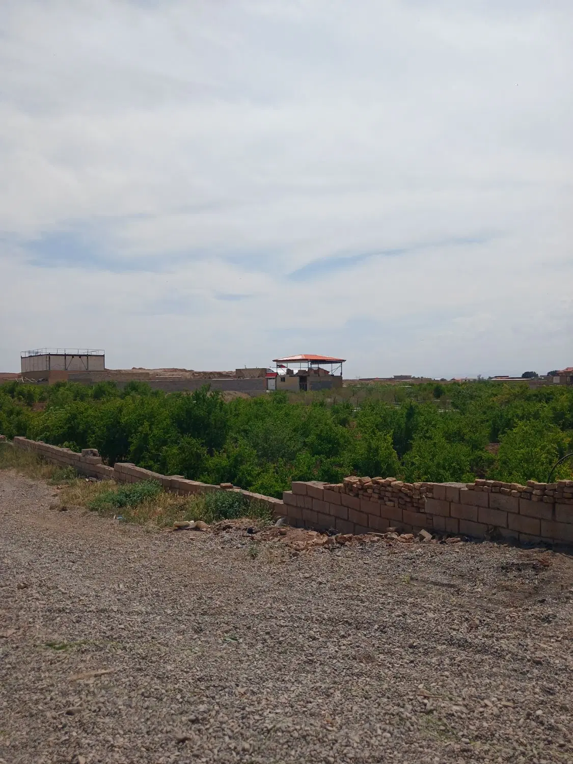 باغ در سرچشمه ی روستای ابارش